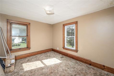 2261 8th Street SW Akron OH 44314