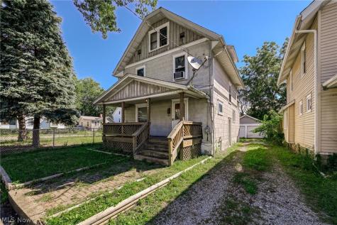 2261 8th Street SW Akron OH 44314