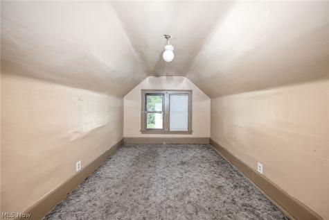 2261 8th Street SW Akron OH 44314