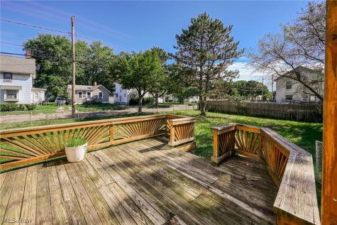 2261 8th Street SW Akron OH 44314