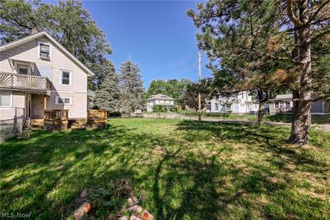 2261 8th Street SW Akron OH 44314