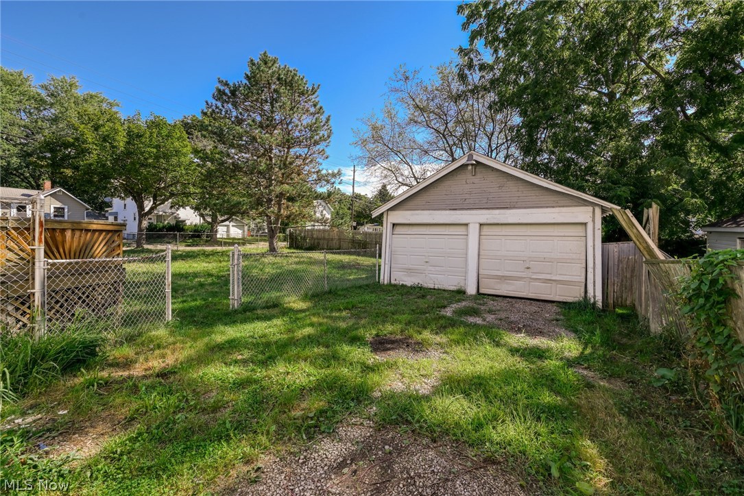 2261 8th Street SW Akron OH 44314