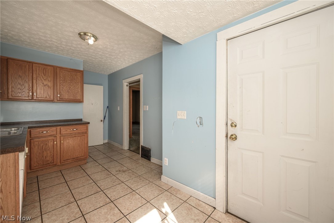 2261 8th Street SW Akron OH 44314