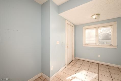 2261 8th Street SW Akron OH 44314