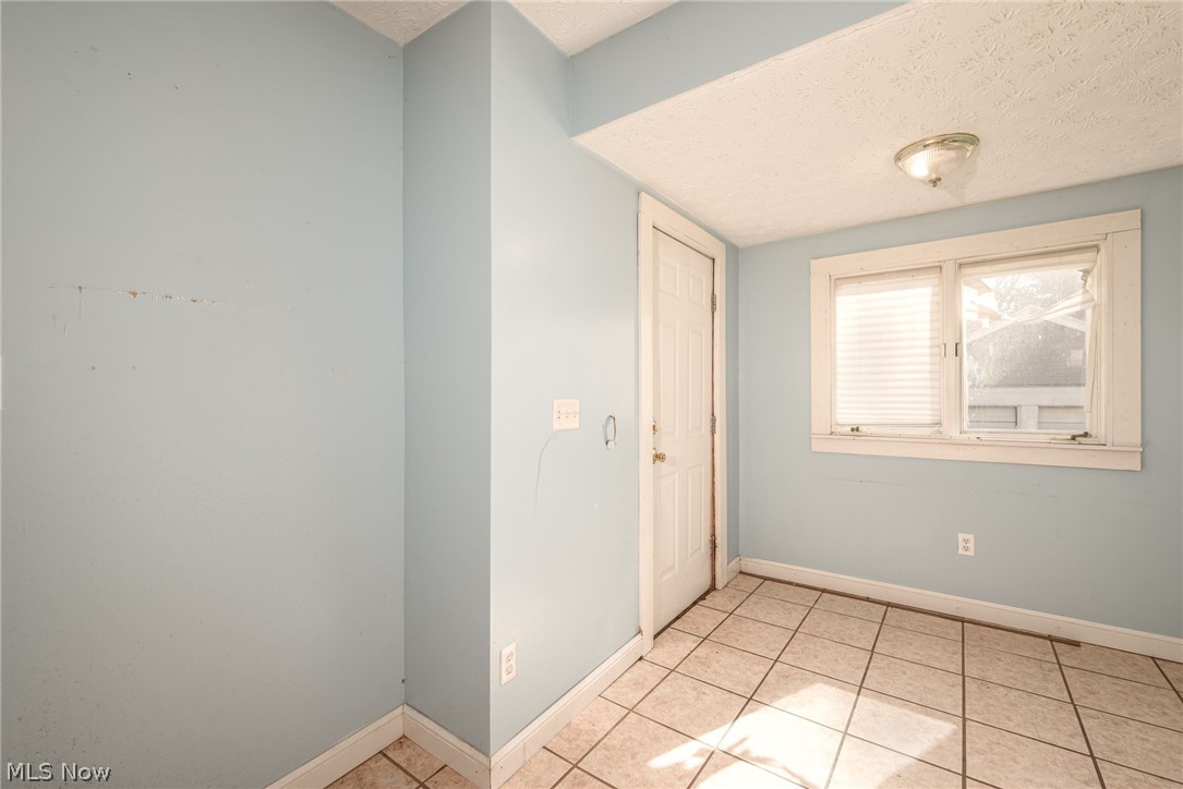 2261 8th Street SW Akron OH 44314