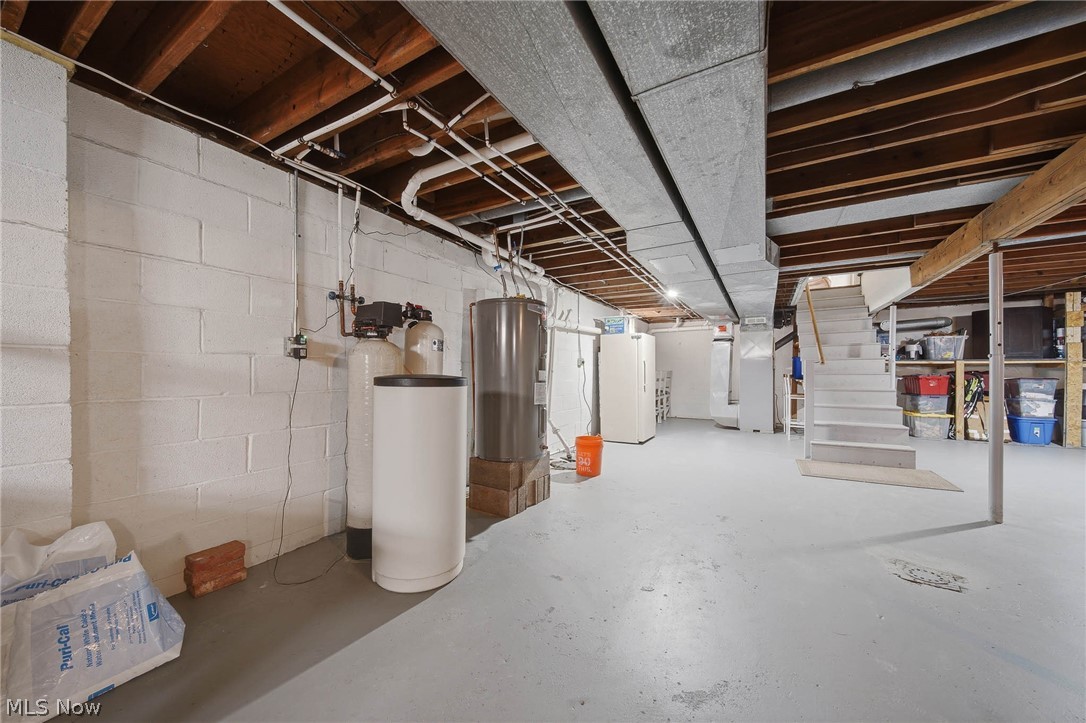 9934 State Route 700 Mantua OH 44255