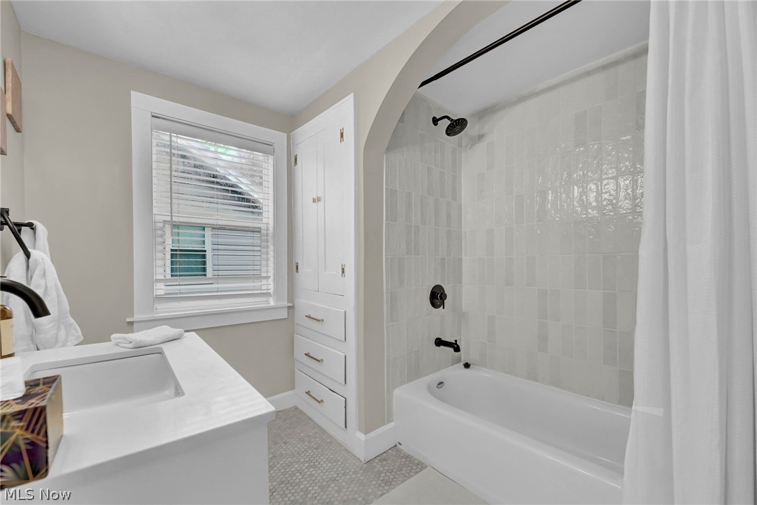 1243 Gorge Boulevard Akron OH 44310