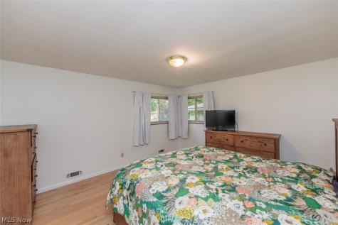 13239 Cherokee Trail Middleburg Heights OH 44130