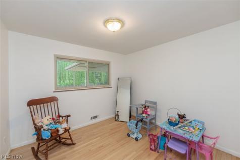 13239 Cherokee Trail Middleburg Heights OH 44130