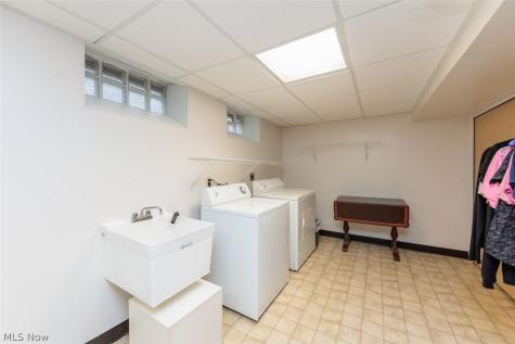 13239 Cherokee Trail Middleburg Heights OH 44130