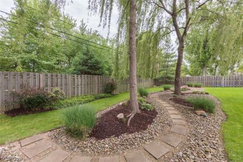 13239 Cherokee Trail Middleburg Heights OH 44130