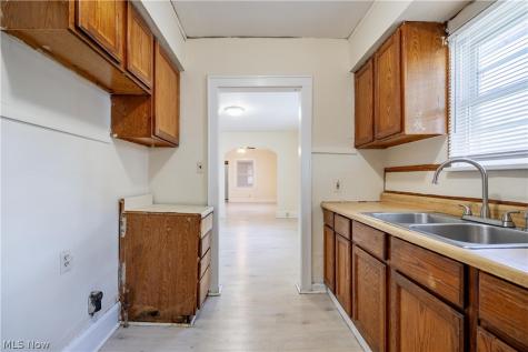 688 Kipling Street Akron OH 44306