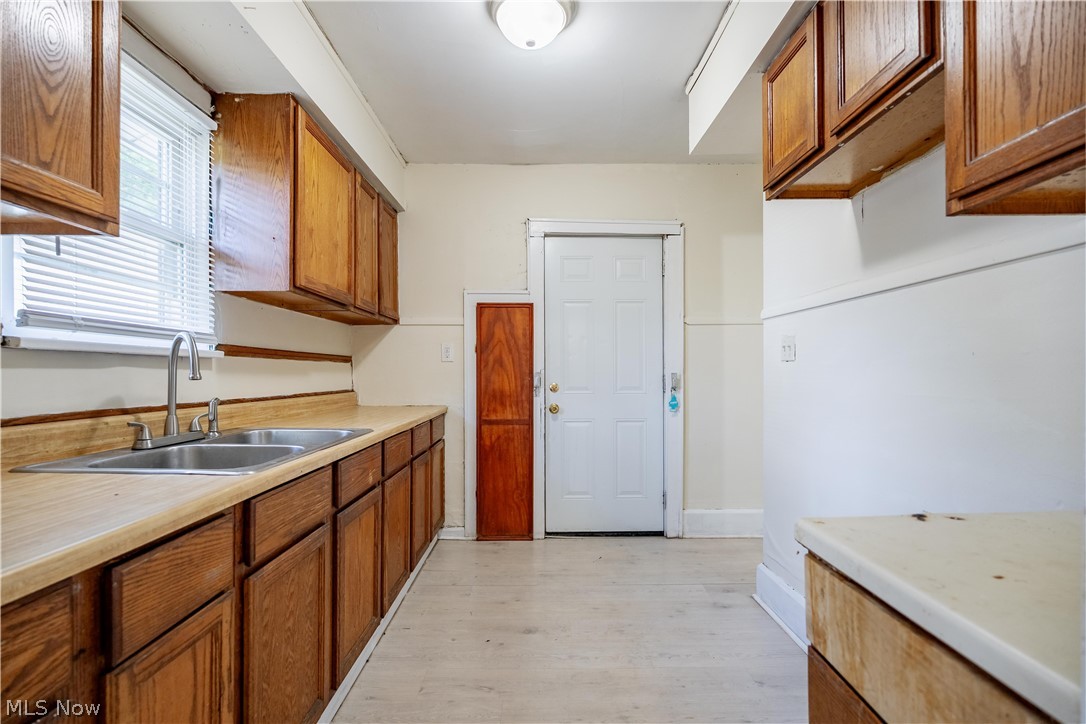 688 Kipling Street Akron OH 44306