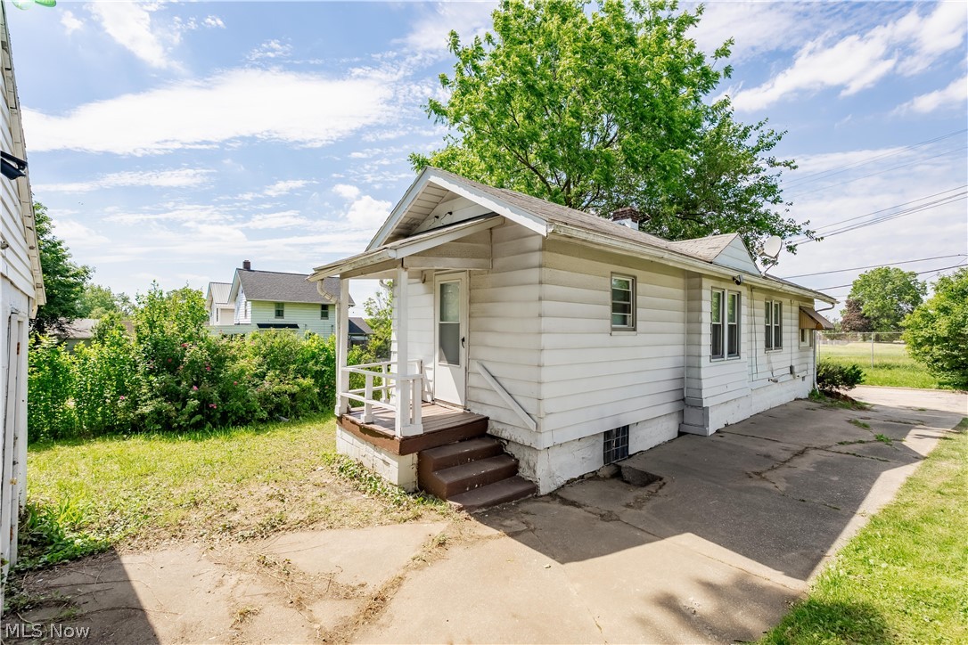 688 Kipling Street Akron OH 44306