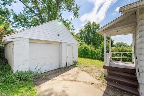 688 Kipling Street Akron OH 44306