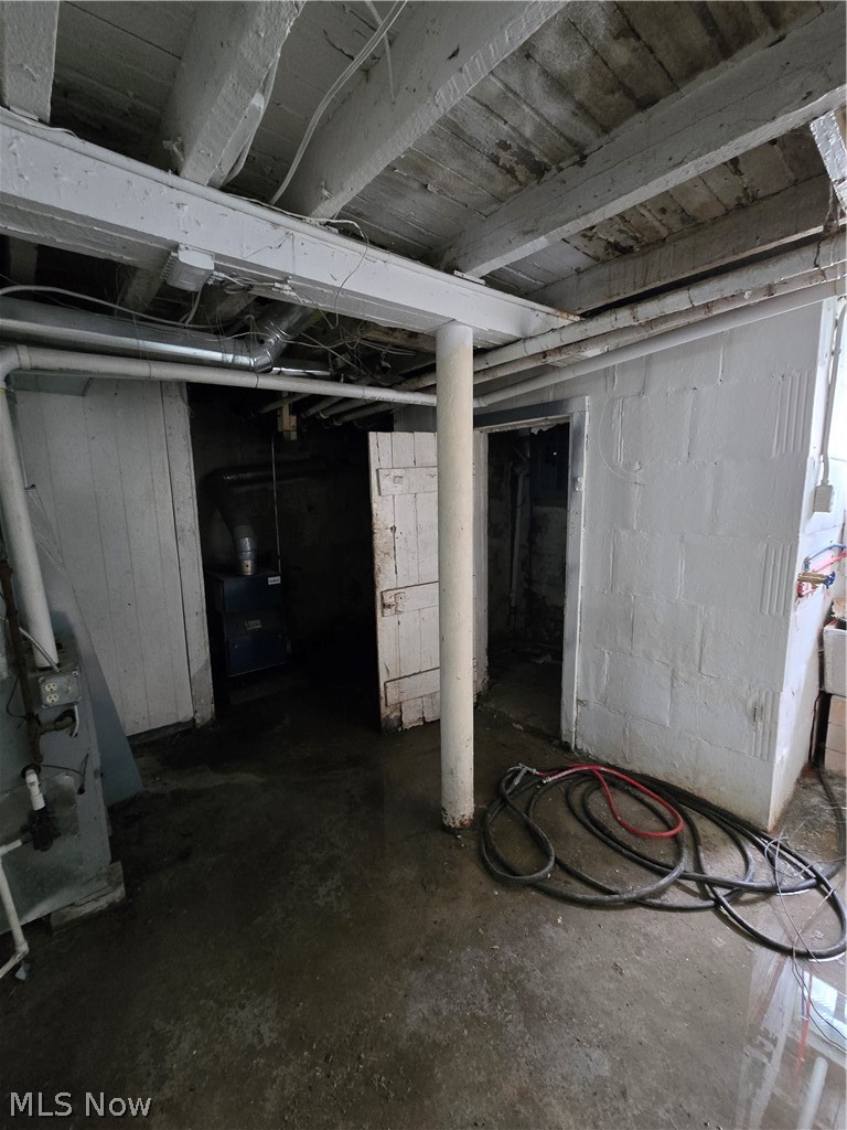 4285 E 162nd Street Cleveland OH 44128