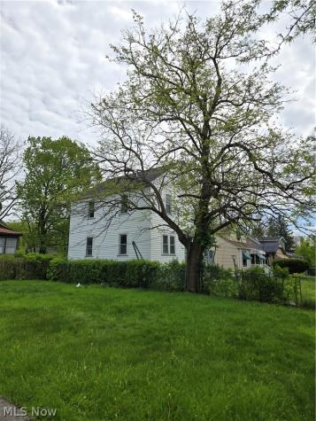 E 162nd Street Cleveland OH 44128