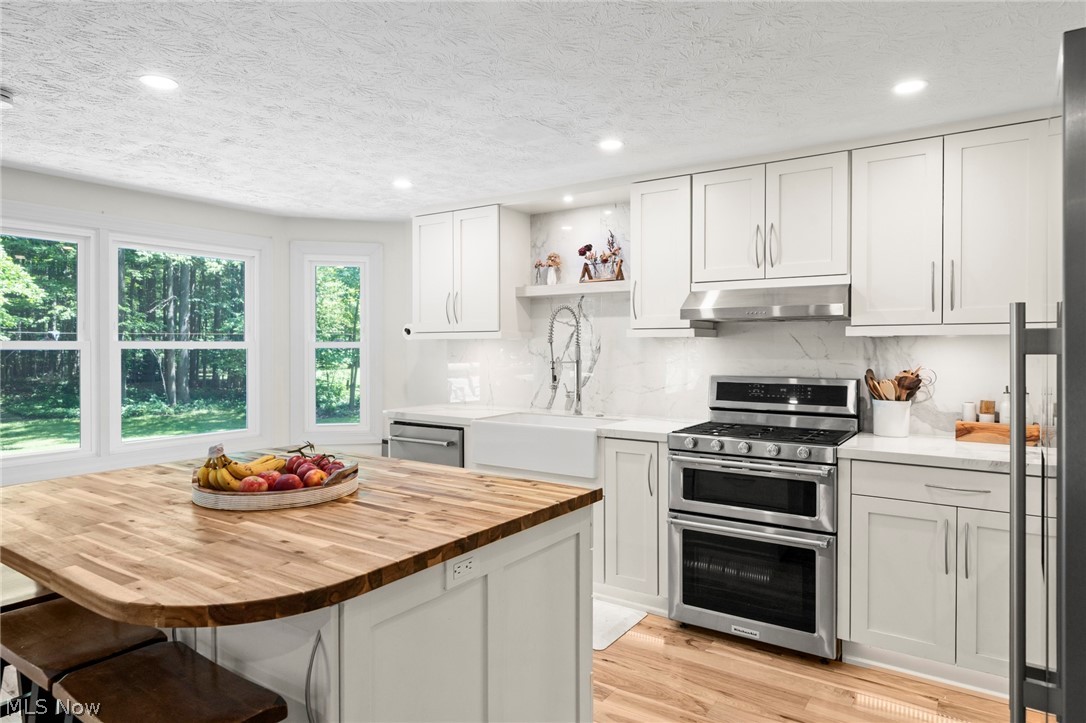 8884 Lake In The Woods Trail Chagrin Falls OH 44023