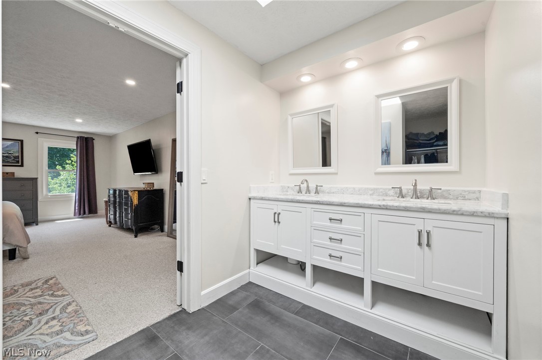 8884 Lake In The Woods Trail Chagrin Falls OH 44023