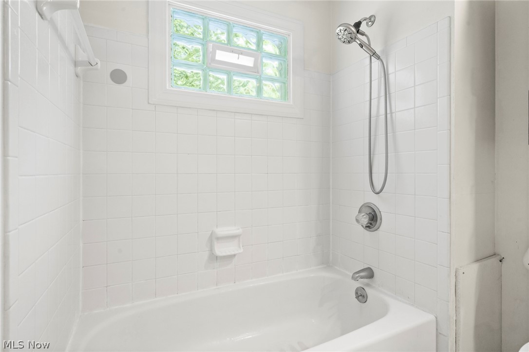 8884 Lake In The Woods Trail Chagrin Falls OH 44023