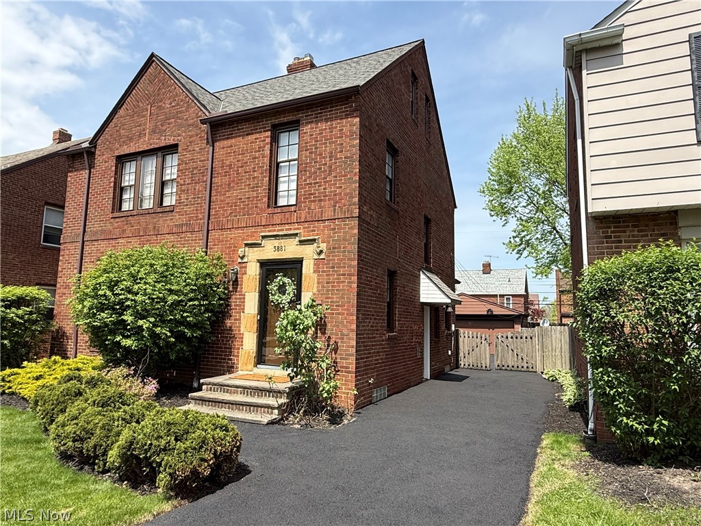 3881 Grenville Road University Heights OH 44118