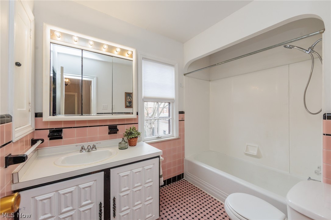 3881 Grenville Road University Heights OH 44118
