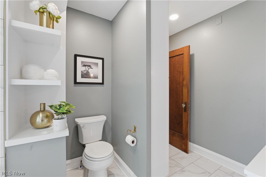 17212 Hilliard Road Lakewood OH 44107