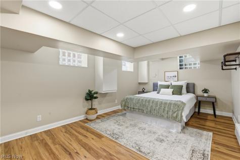17212 Hilliard Road Lakewood OH 44107