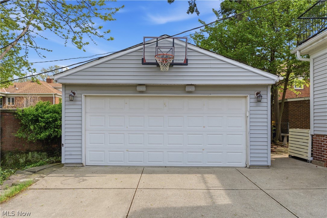 17212 Hilliard Road Lakewood OH 44107