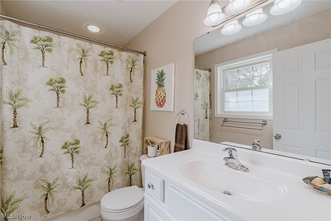 34112 Lake Shore Boulevard Lakeline OH 44095