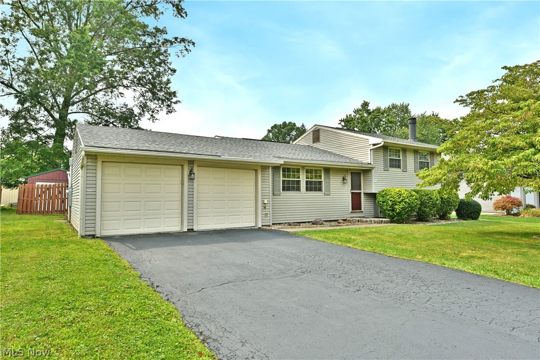 1382 Northfield Mineral Ridge OH 44440