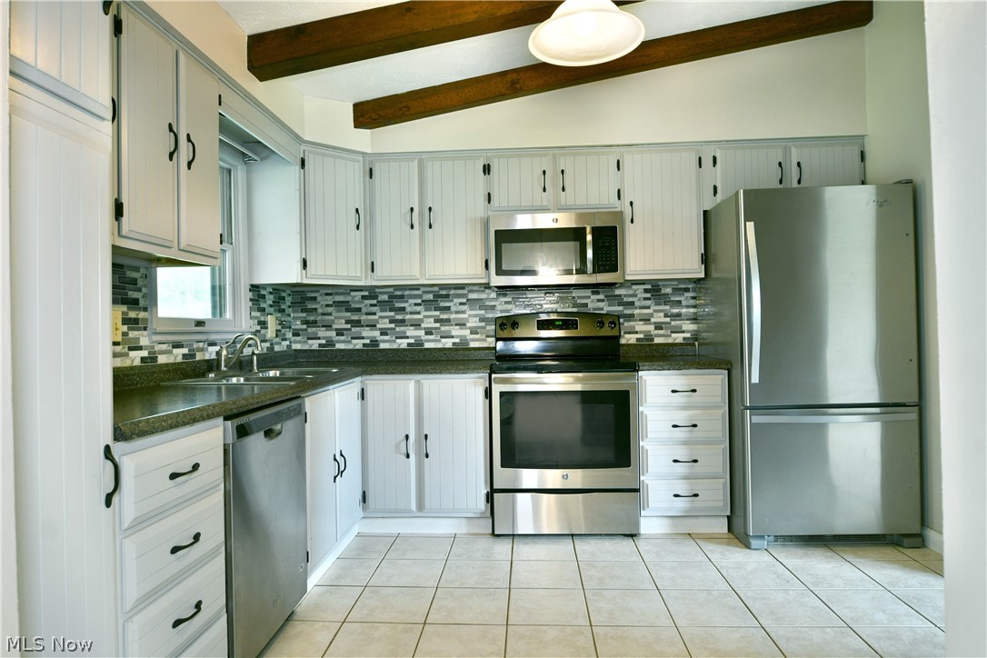 1382 Northfield Mineral Ridge OH 44440