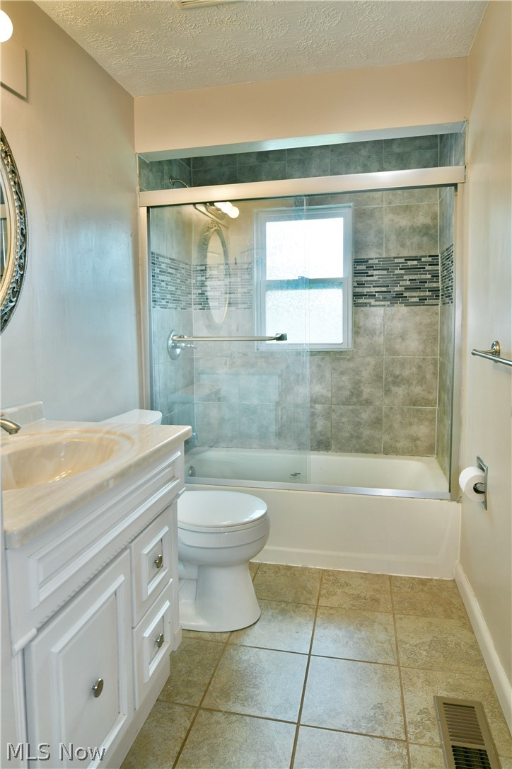 1382 Northfield Mineral Ridge OH 44440