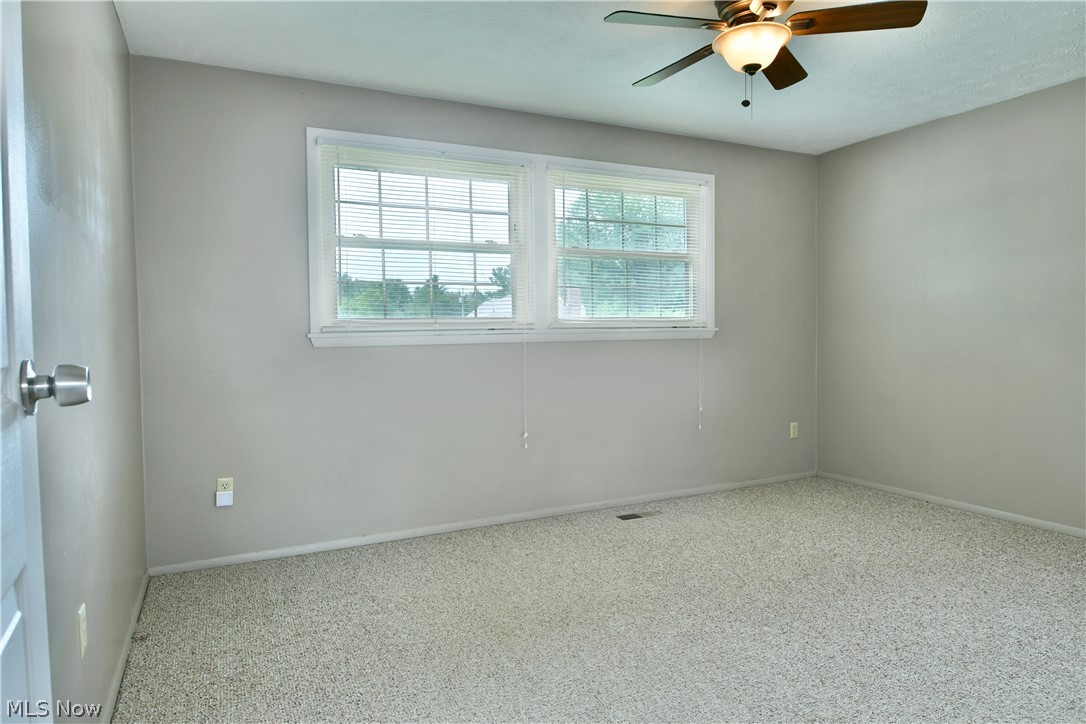 1382 Northfield Mineral Ridge OH 44440
