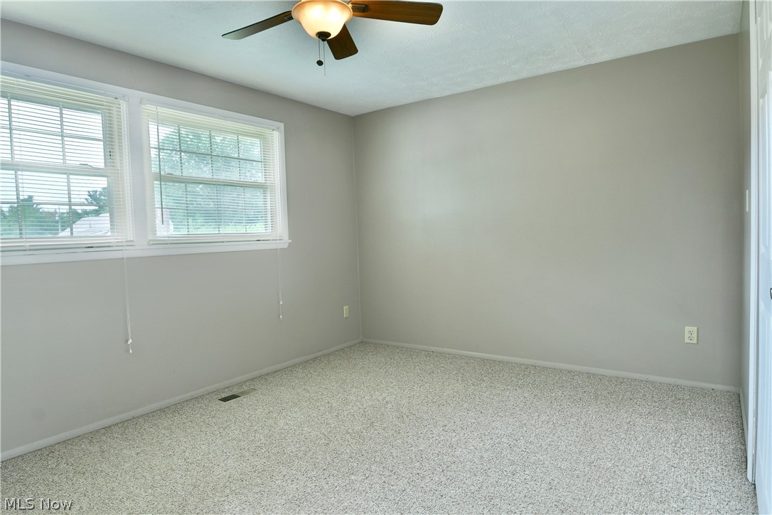 1382 Northfield Mineral Ridge OH 44440