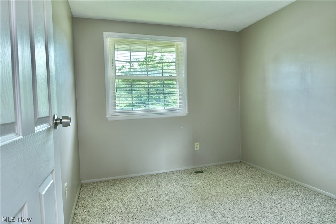 1382 Northfield Mineral Ridge OH 44440