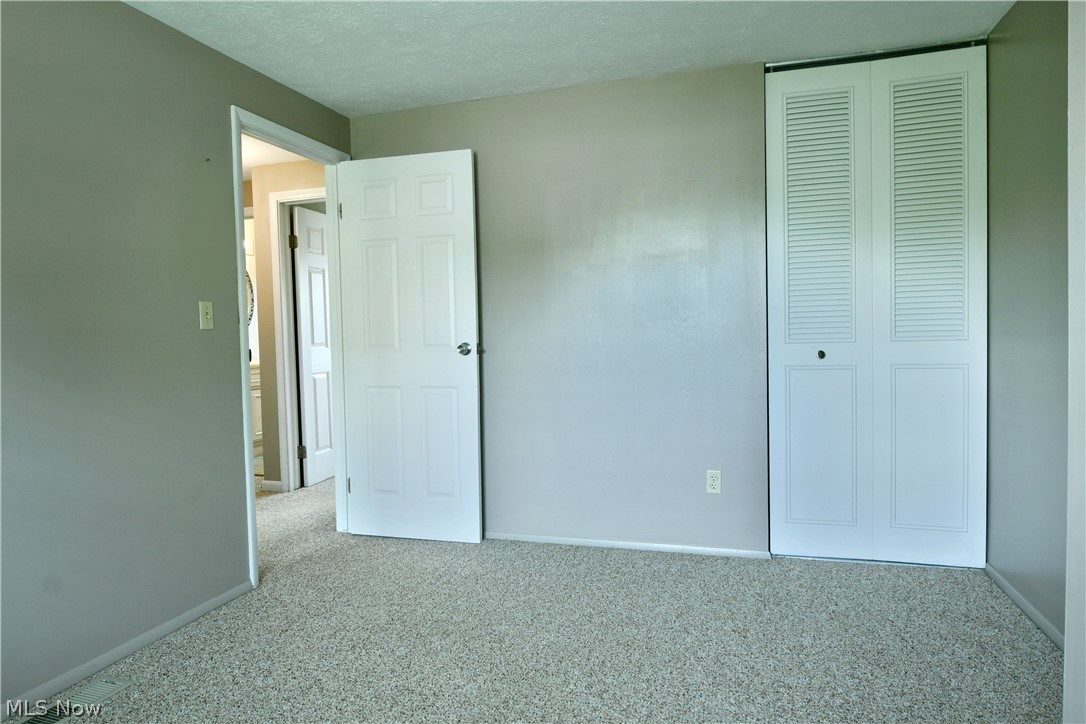1382 Northfield Mineral Ridge OH 44440
