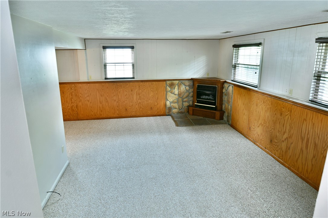 1382 Northfield Mineral Ridge OH 44440