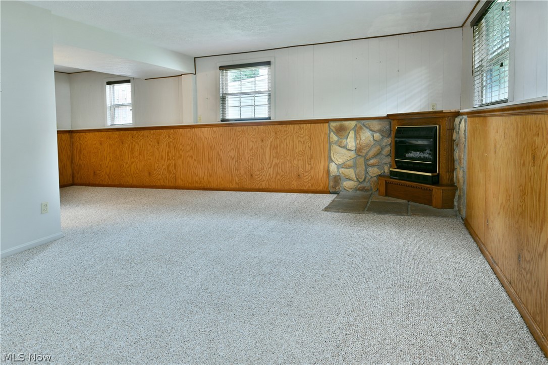 1382 Northfield Mineral Ridge OH 44440