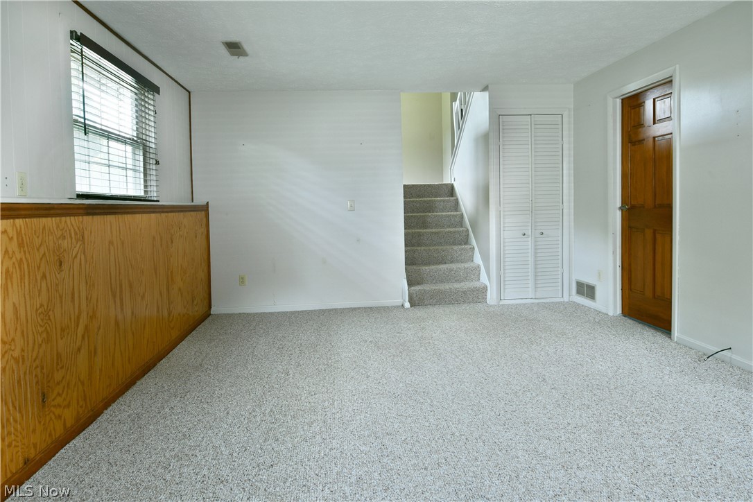 1382 Northfield Mineral Ridge OH 44440