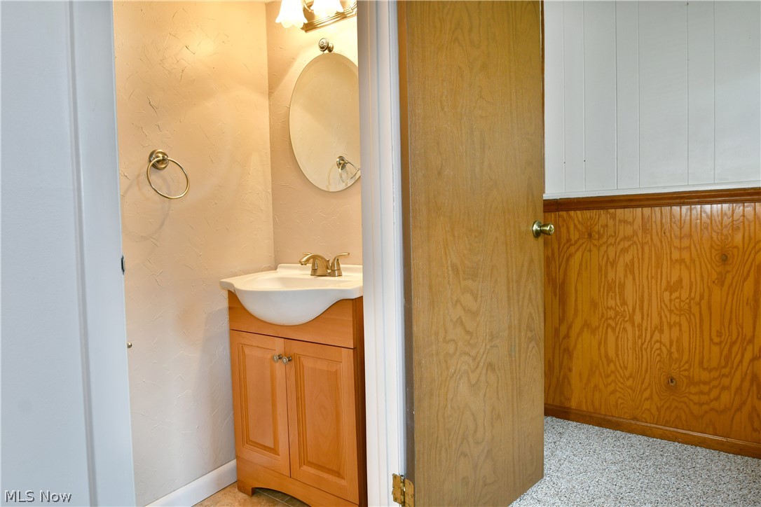 1382 Northfield Mineral Ridge OH 44440