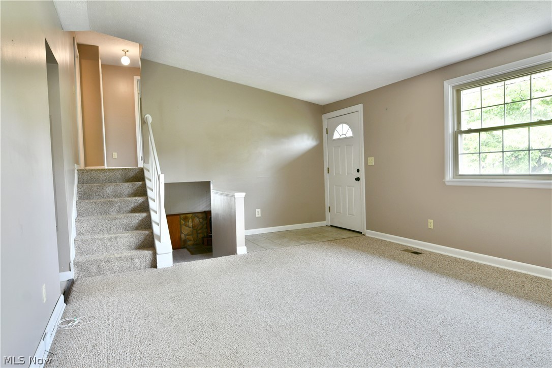1382 Northfield Mineral Ridge OH 44440