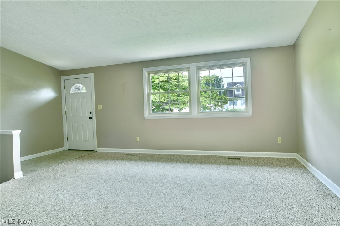 1382 Northfield Mineral Ridge OH 44440