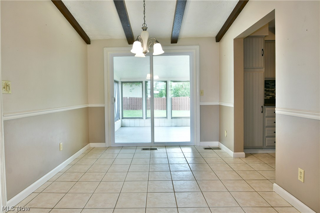 1382 Northfield Mineral Ridge OH 44440