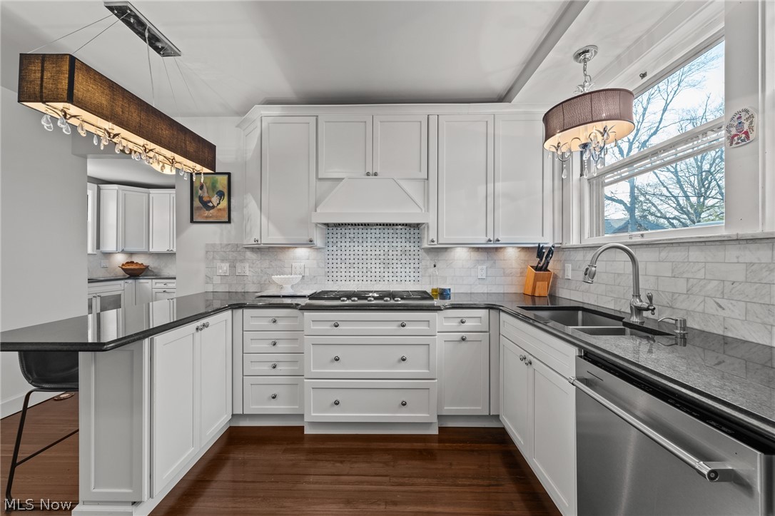 2352 Woodmere Drive Cleveland Heights OH 44106