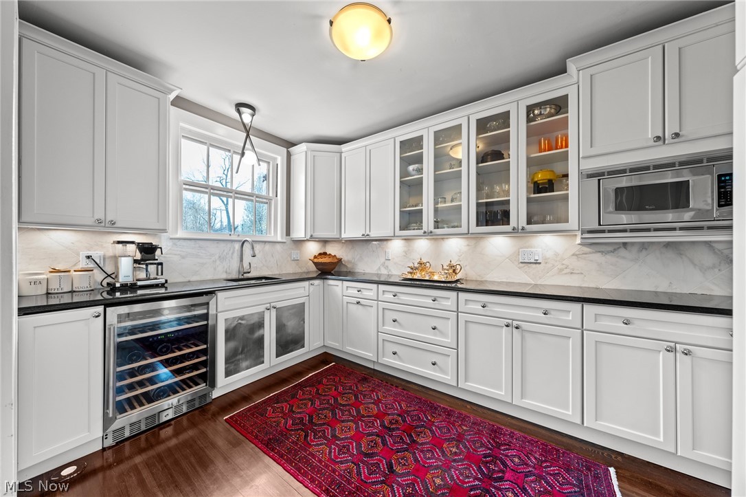 2352 Woodmere Drive Cleveland Heights OH 44106
