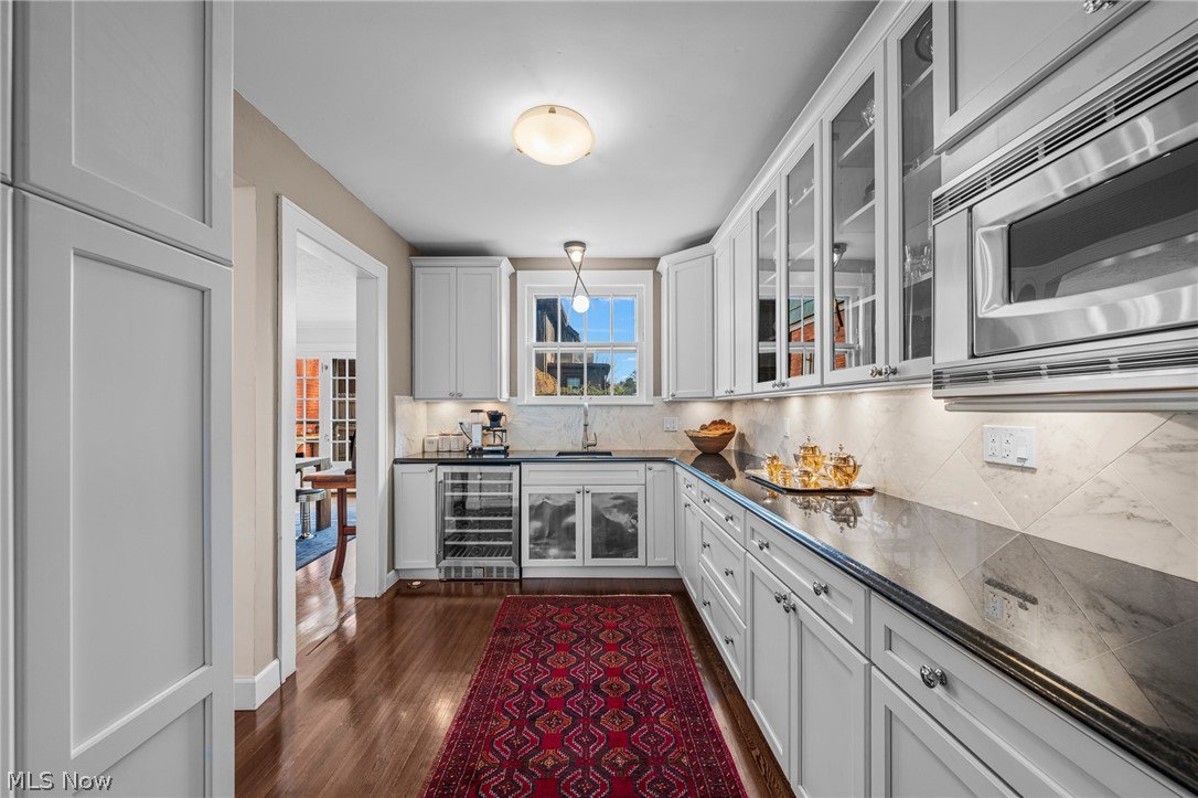 2352 Woodmere Drive Cleveland Heights OH 44106