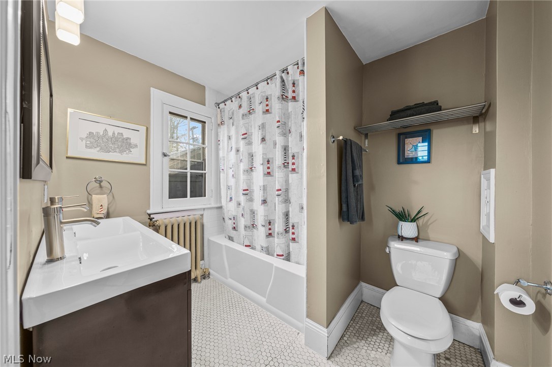 2352 Woodmere Drive Cleveland Heights OH 44106