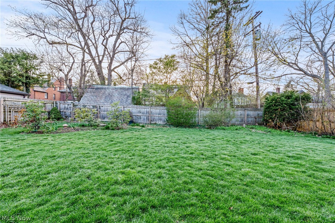 2352 Woodmere Drive Cleveland Heights OH 44106