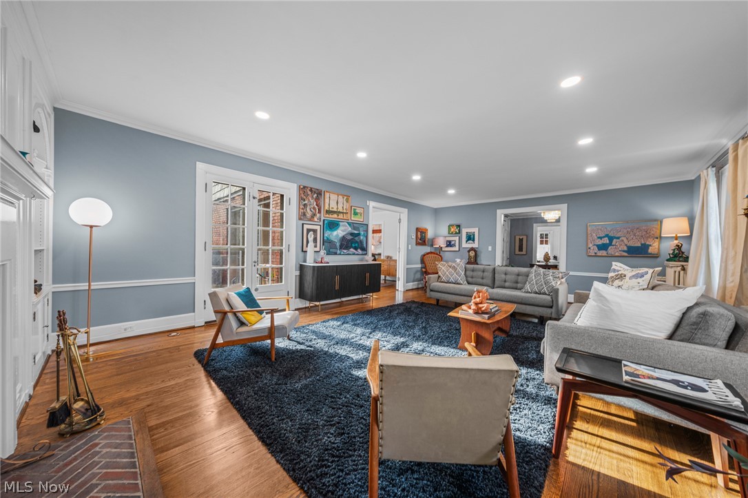 2352 Woodmere Drive Cleveland Heights OH 44106